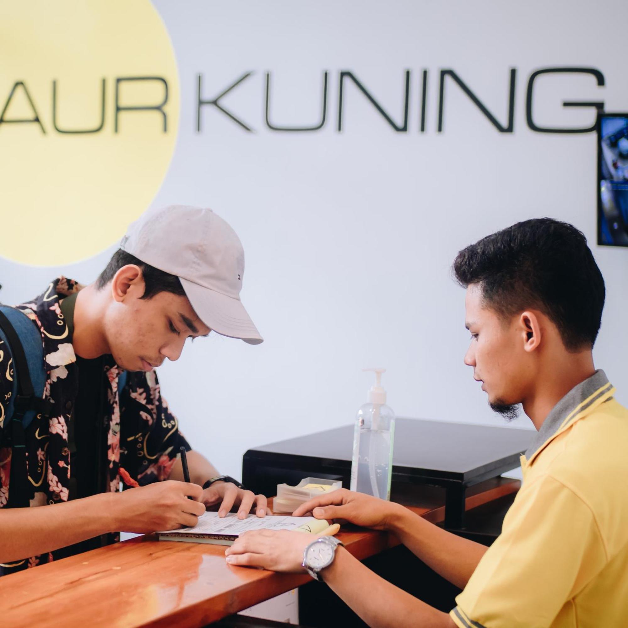 Aur Kuning Hostel Syariah Bukittinggi Eksteriør billede