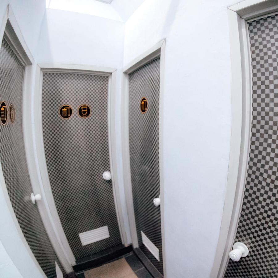 Aur Kuning Hostel Syariah Bukittinggi Eksteriør billede