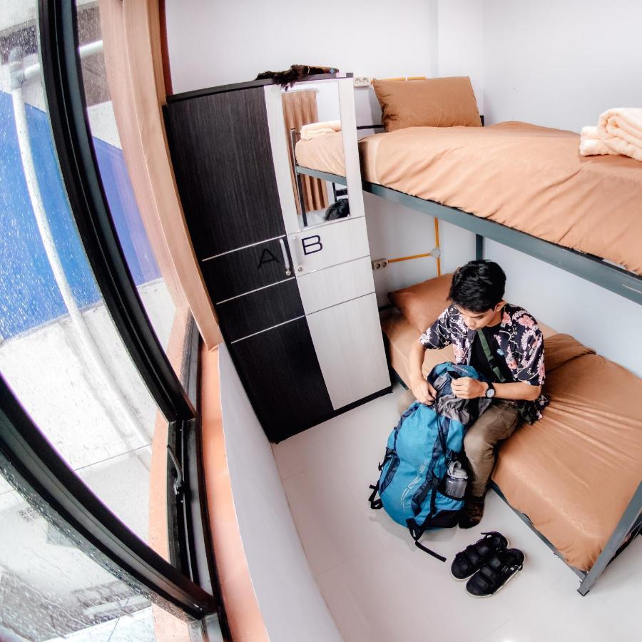 Aur Kuning Hostel Syariah Bukittinggi Eksteriør billede